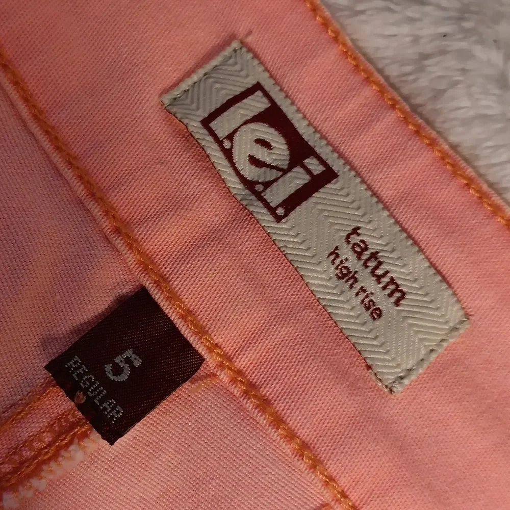lei stylish peach